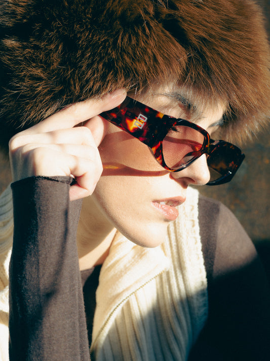 PROMISE Beluga Black occhiali indossati UV400 – Roma lifestyle