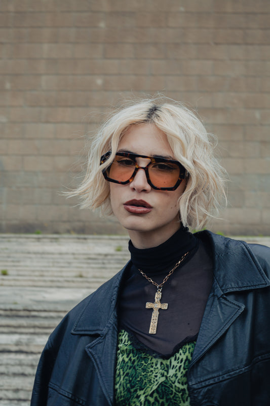 PROMISE Izar Orange occhiali indossati UV400 – Roma lifestyle