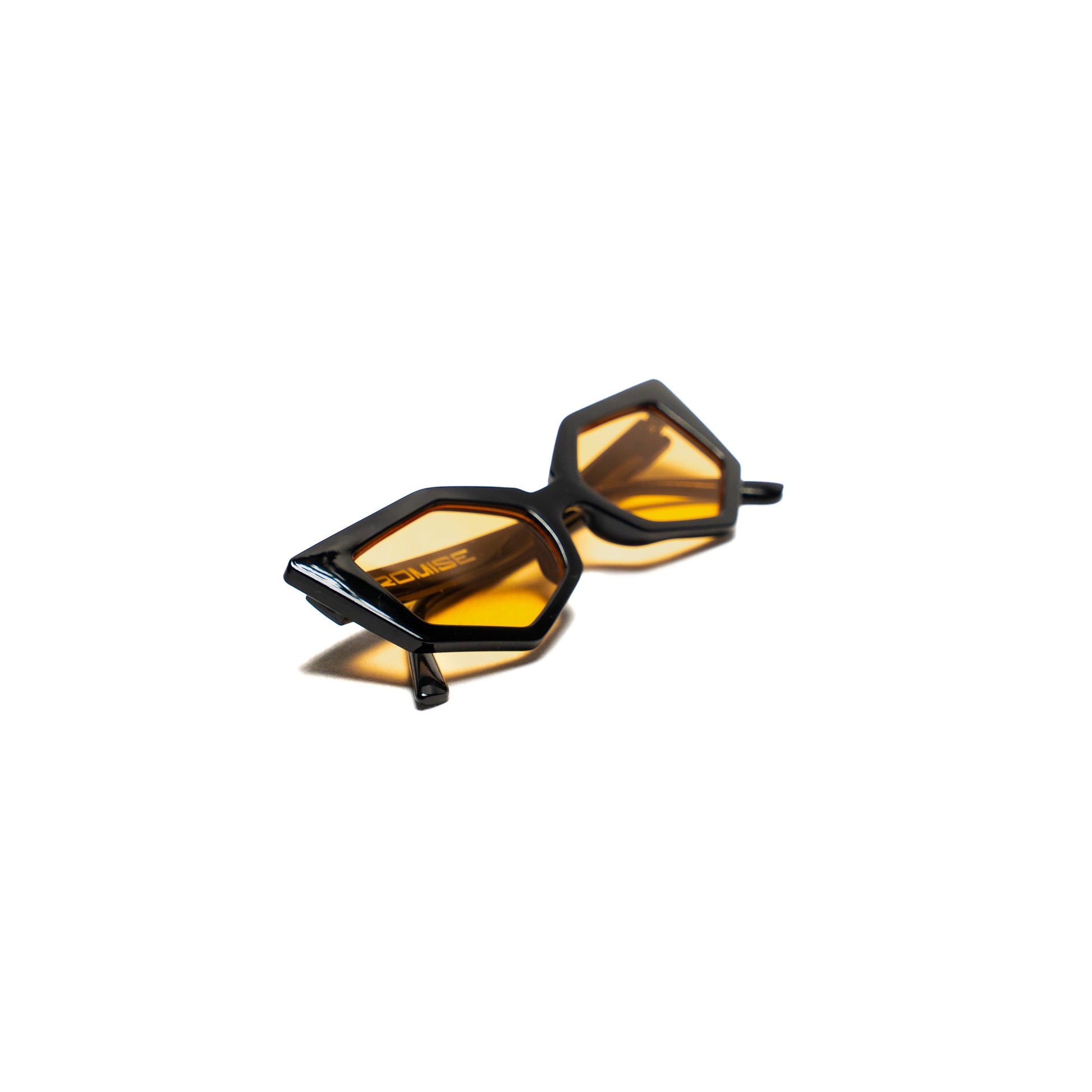 Occhiali PROMISE Akira Orange moda estiva UV400 – Roma angolata