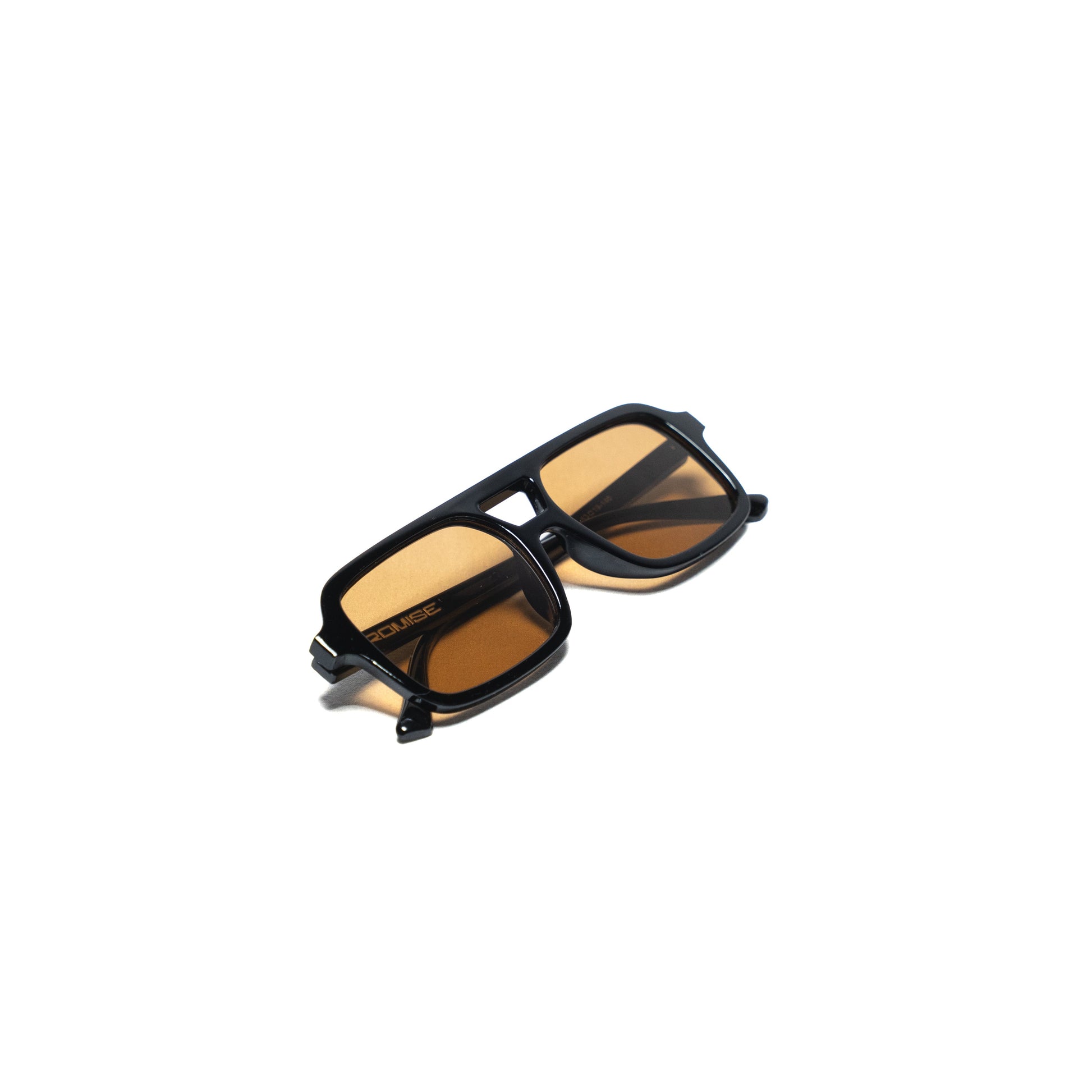 Occhiali PROMISE Lima Brown minimal UV400 – Roma vista angolata